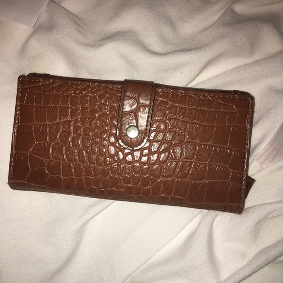 Brown Leather Scaled Wallet Clutch - Picture 2 of 4